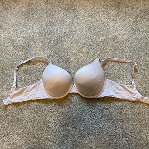 Victoria’s Secret body by Victoria bra